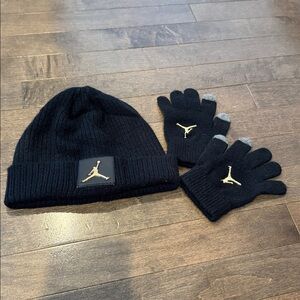 Youth Jordan Black Beanie and Mini Gloves Set